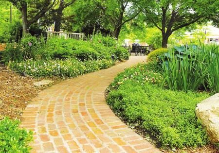 Тротуарная плитка для садовых дорожек